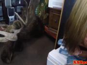Pawnshop amateurs cocksucking in threeway