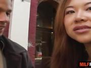 Amateur Asian MILF hooks up with stranger she met on street