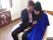 Horny man bangs Arab girl's pussy